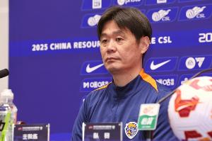 威廉希尔-李霄鹏：已经被动做两次换人&amp;只有一次名额，换下两外援迫不得已